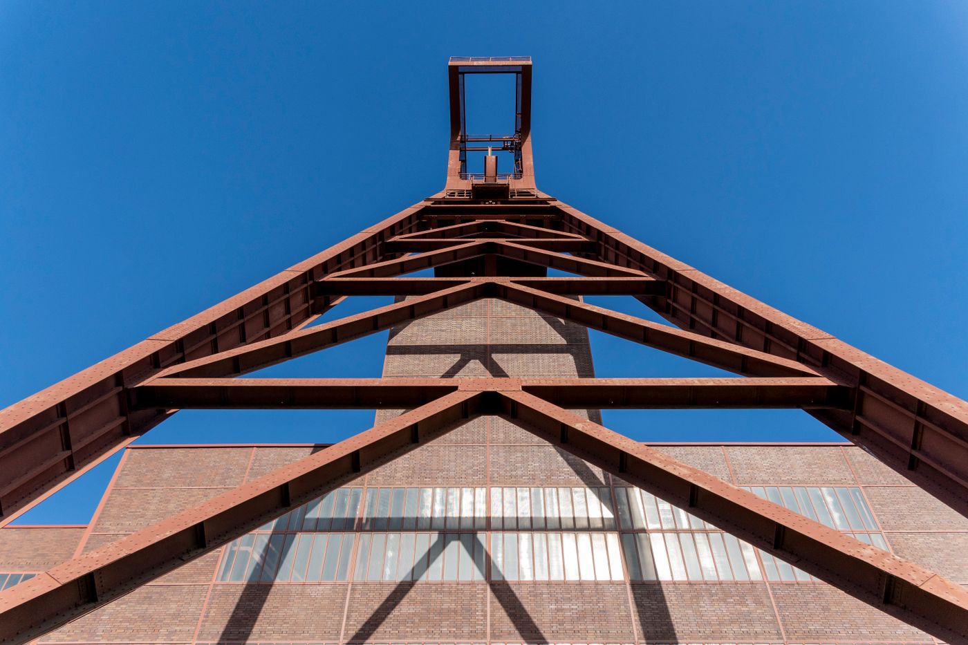 Steel structure of a factory building